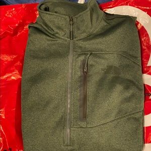 Men’s The North Face Fleece Sweater Size Medium.